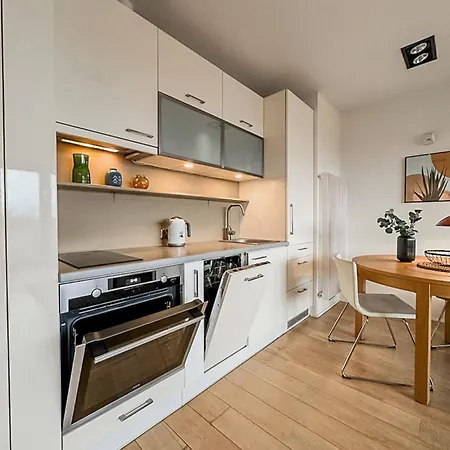 Apartamento Maraton Gardens - Modern In Central - Old Town *